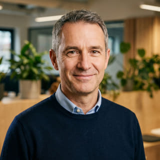 James Mitchell, indicado como Diretor Executivo na Foz Investório, foto de perfil